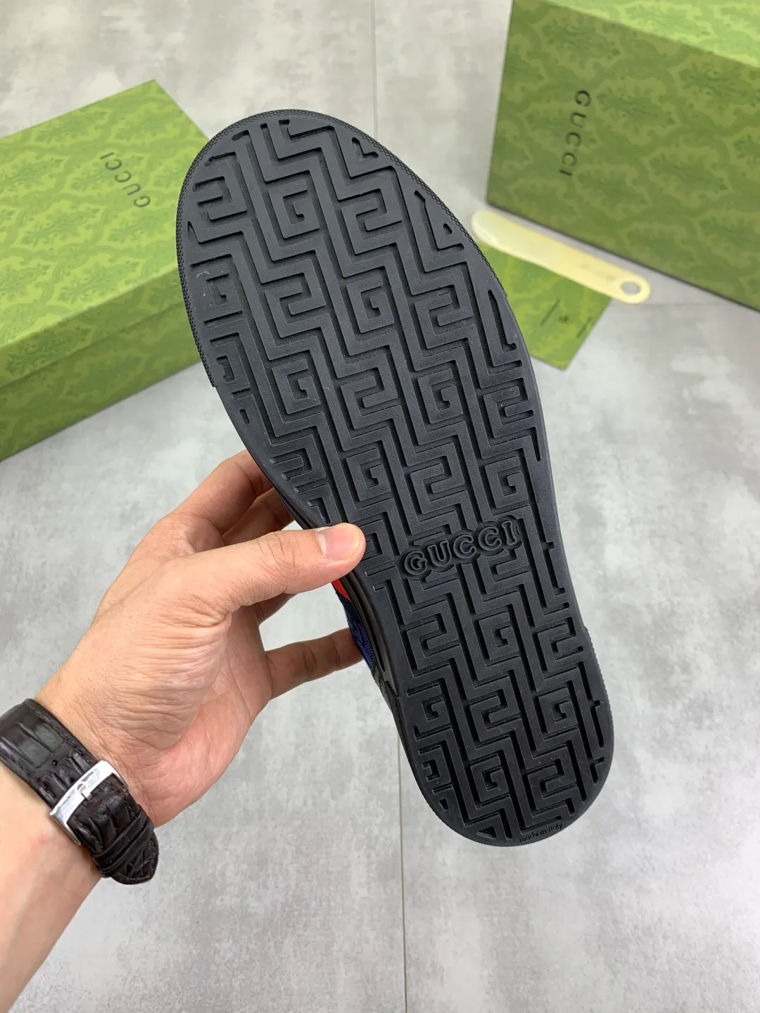Men's men's shoes 💰P420💰【New style】(GUCCI) official website's latest 🎁🎁casual and fashionable men's shoes👟, hot style 💥 style is simple and elegant, exclusive for trendy men. Unique official website's latest brand double G element Elements 👑 Original Gucci decoration, fashionable and generous, original calfskin fabric ✅ Fully imported first-layer pigskin lining, official website designated wear-resistant, lightweight original rubber casual outsole, classic model taken in real life 🎬39-44 5️⃣ colors available